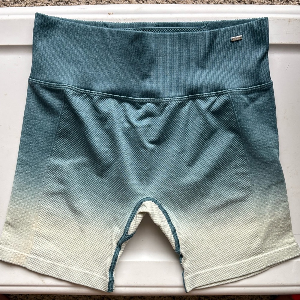 PINK Victoria's Secret Teal to Cream Ombre Athletic Bike Shorts